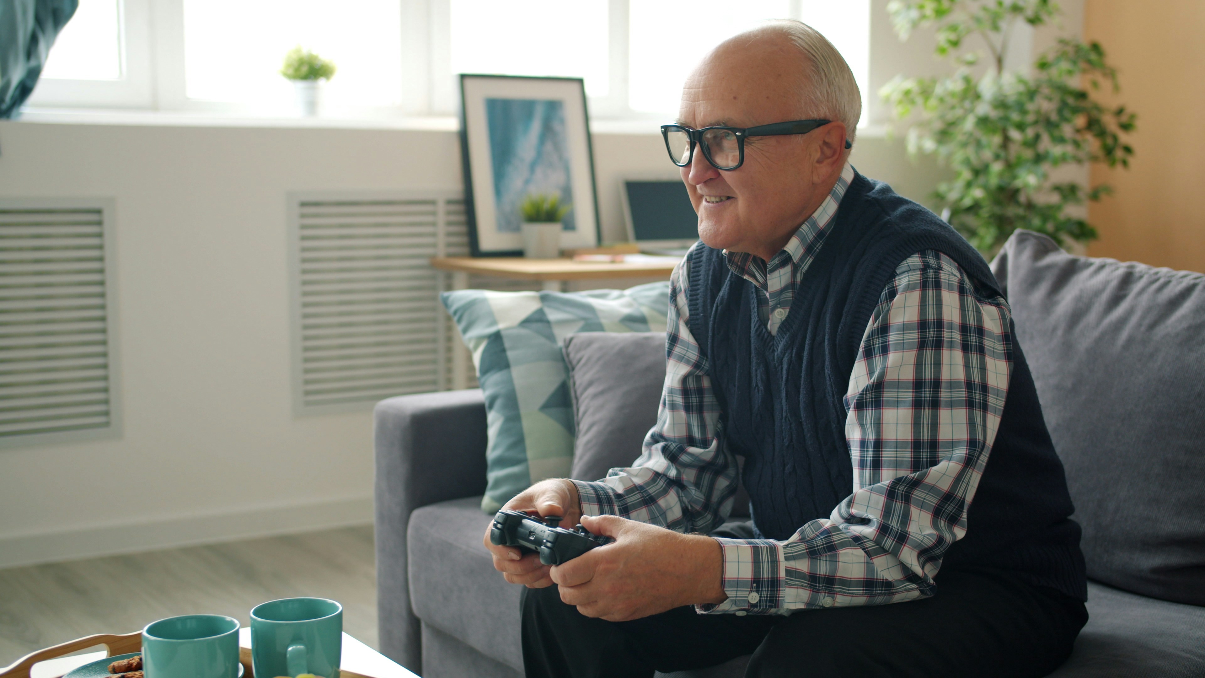 Adultos activos cuidando su salud cardiovascular